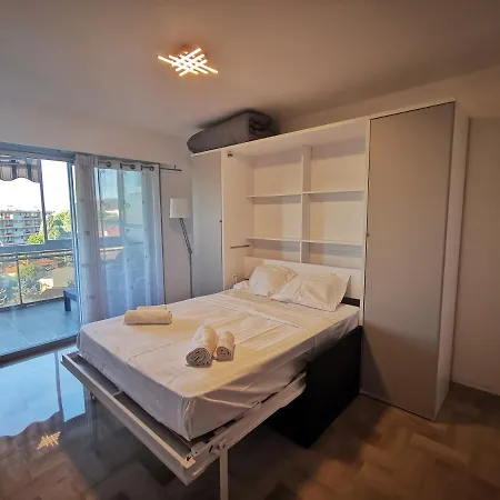 Sea Side Oceanides Apartment Juan-les-Pins Exterior photo